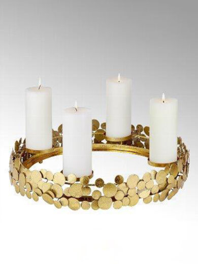 Tabletop wreath with 4 candle holders