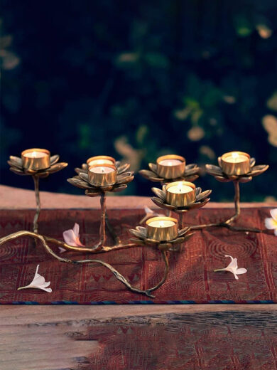 Mini branched candle holders on little leaves