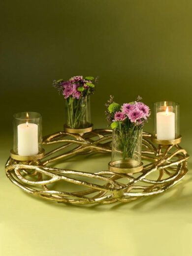 Round Wired Wreath with four glass candle holders